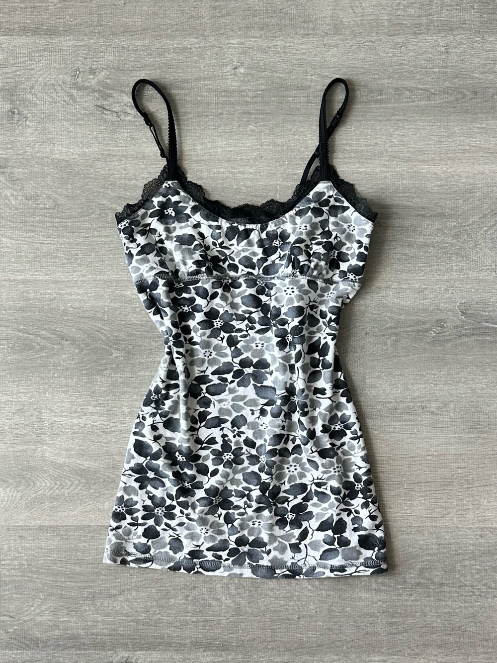 Y2K American Eagle Black & White Floral Lace Trim Cami Slip